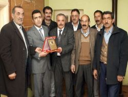 23 Köy Muhtarından Vedaş'a Teşekkür Plaketi