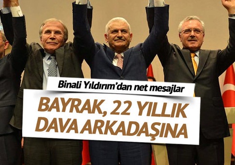 Bayrak, 22 yıllık dava arkadaşına..