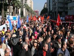 İzmir'deki Tekel Eylemi, Chp İle İp'nin Mitingine Dönüştü