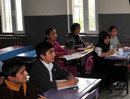 Yüksekova’daki öğrenciler 1 hafta daha okula gidecek