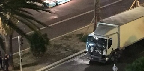 Fransa'da saldırı: 84 ölü