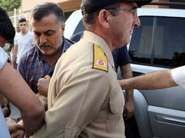 Tüm Türkiye'de darbecilere gözaltı dalgası