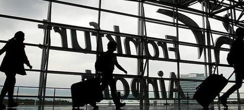 Frankfurt Havalimanı'nda 'bomba' alarmı