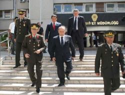 Orgeneral Kıvrıkoğlu,İzmir Emniyet Müdürü Yılmaz'ı Ziyaret Etti!