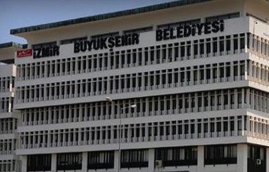 İzmir Büyükşehir'e ByLock operasyonu