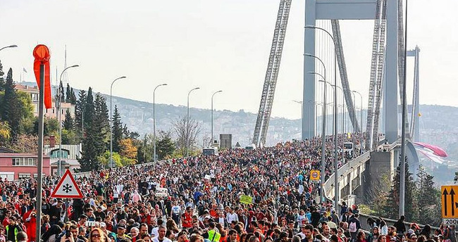 Şehitler Köprüsü trafiğe kapatıldı
