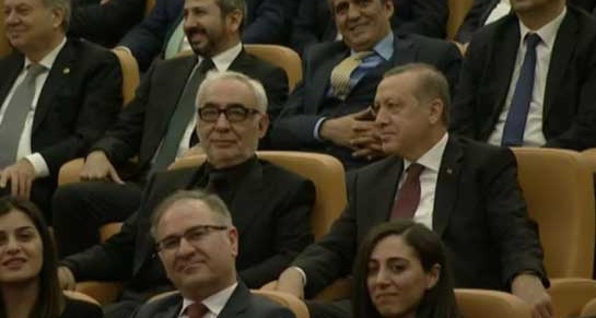 Şener Şen ödülünü 'toplumsal barışa' adadı