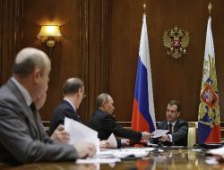 Medvedev 'Önleyici Nükleer Saldırıyı' Öngören Yeni Askeri Doktrini Onayladı
