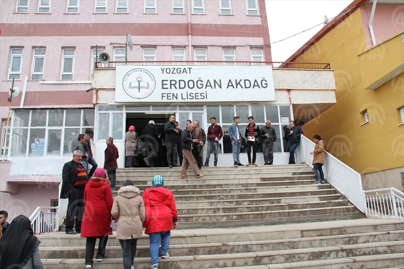 YGS'ye bir dakika geç kalanlar giremedi