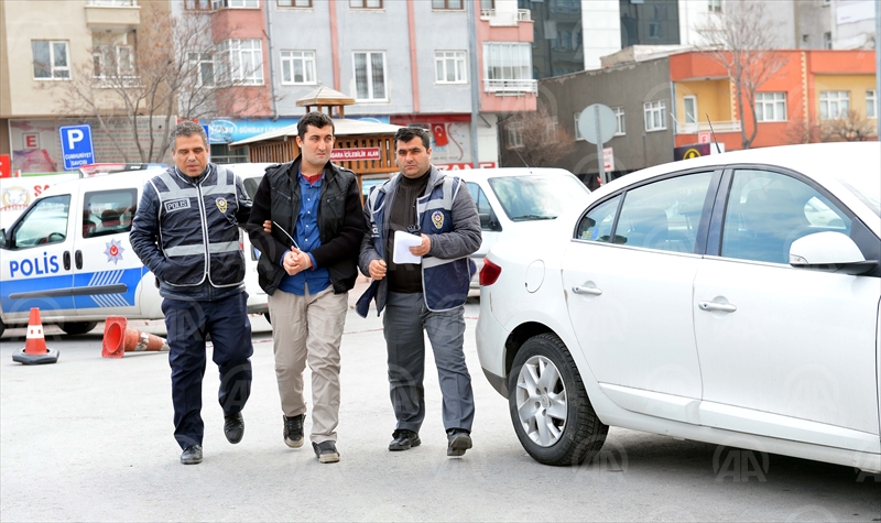 Kayseri'de eski polislere yönelik FETÖ/PDY operasyonu