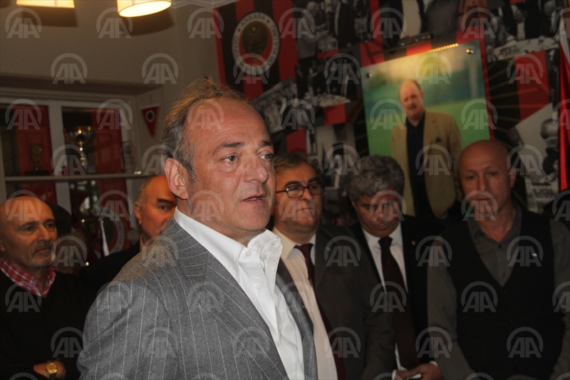 Eski futbolculardan İlhan Cavcav'a vefa