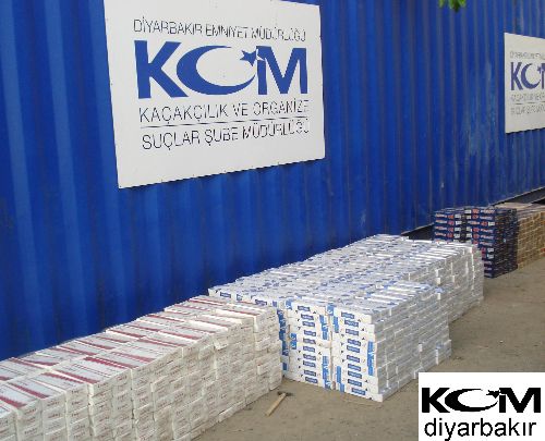 Diyarbakır polisi, 140 bin paket kaçak sigaraele geçirdi!