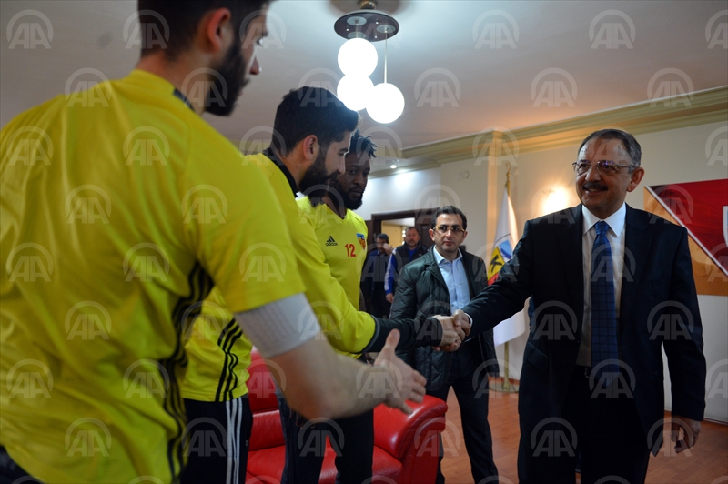 Bakan Özhaseki Kayseri'de...