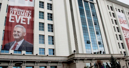 Yıldırım’ın balkon konuşması bekleniyor..