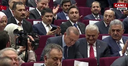 Erdoğan AK Parti'ye üye oldu!