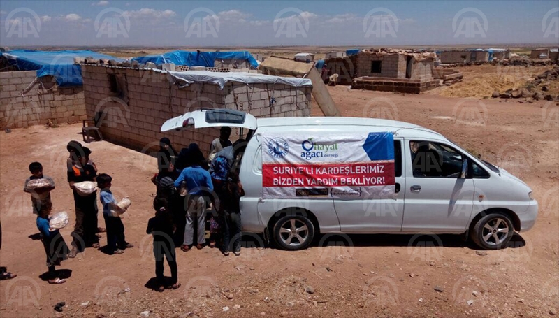 Yardım tırları Suriye'ye ulaştı