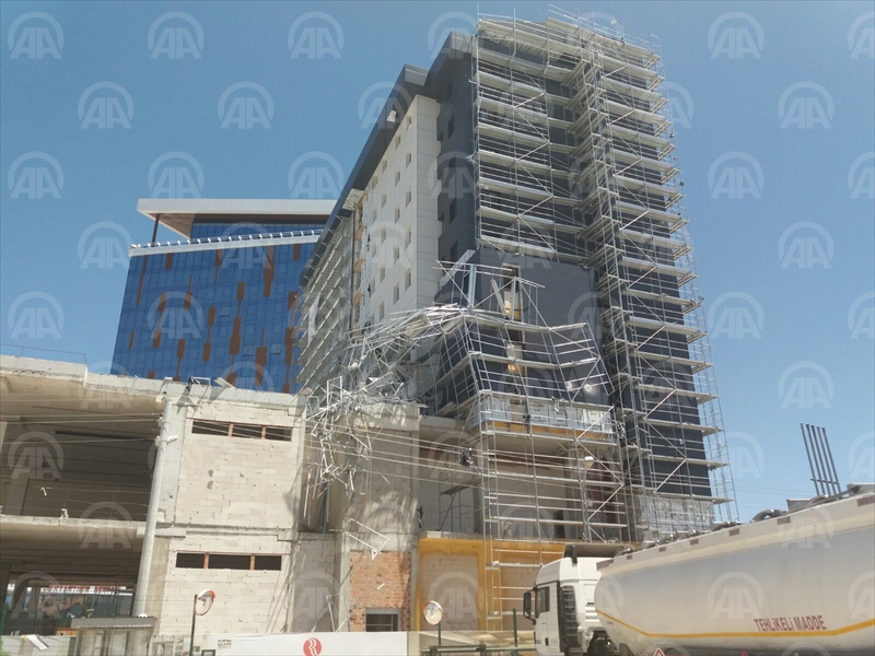 Konya'da inşaat iskelesi çöktü: 1 ölü