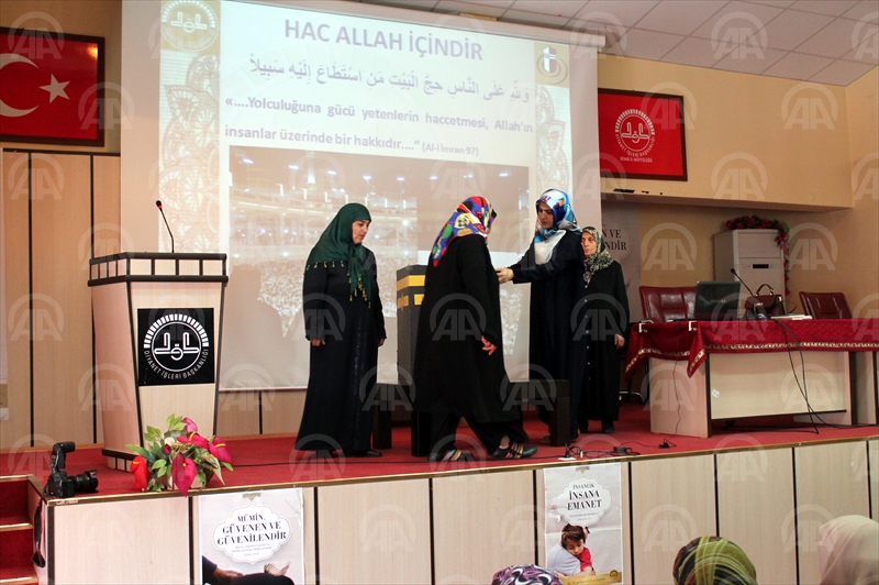 Hacı adayları okullu oldu!