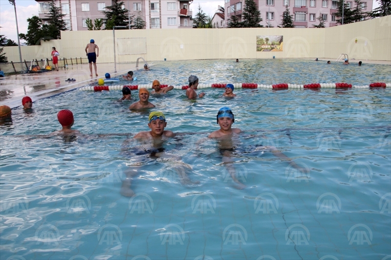 Seydişehir'de jeotermal yüzme havuzu açıldı