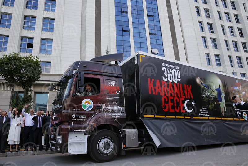 Yıldırım'dan "360 derece, karanlık gece" tırına ziyaret