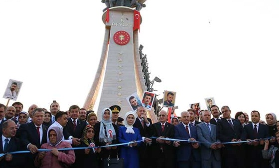 Erdoğan, Şehitler Abidesi'ni açtı!