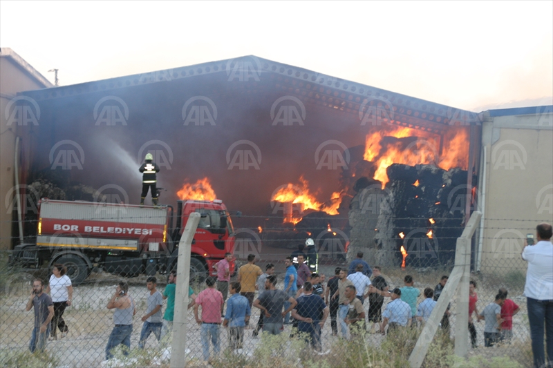 Niğde'de iplik fabrikasında yangın