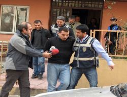 Güngören'de Öğrencilere Satılması Planlanan Yarım Kilo Uyuşturucu Ele Geçirildi