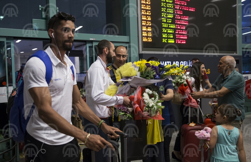 Milli atletler Guliyev ve Escobar Ankara'da