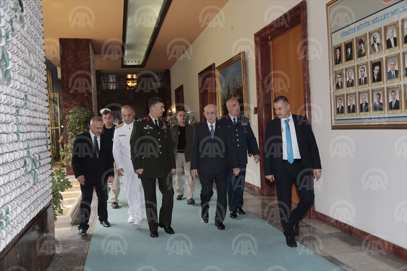 Kahraman'a, kuvvet komutanlarından veda ziyareti