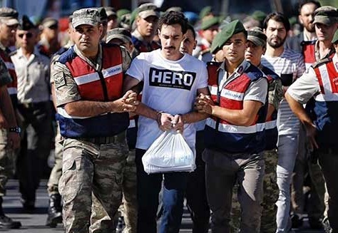 'HERO' tişörtü giyen darbeci askerin talebini mahkeme reddetti