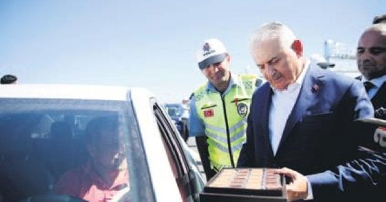 Yıldırım’dan sürücülere çikolata ikramı
