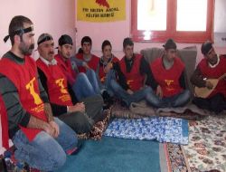 Pir Sultan Derneği Üyeleri, Tekel İşçilerine Açlık Grevi İle Destek Oluyor