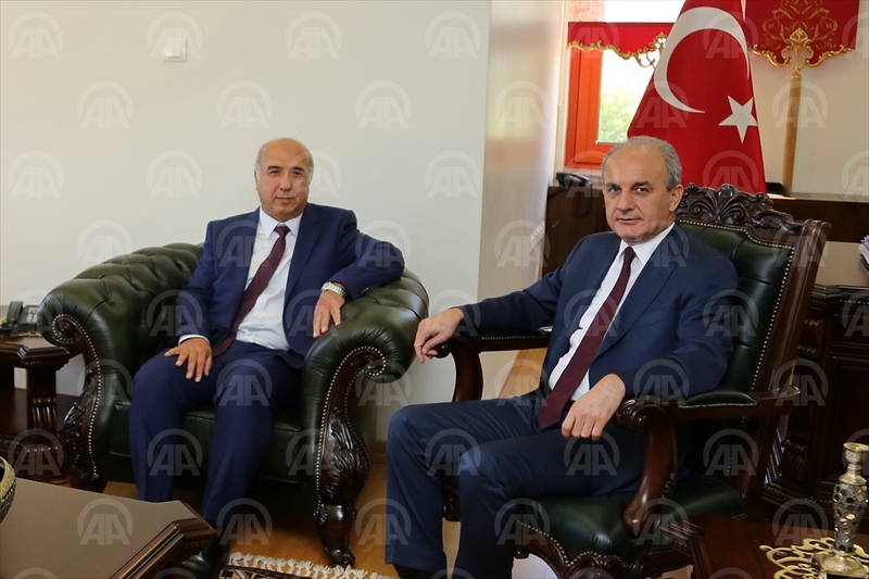 Ömer Halisdemir Üniversitesi'nde devir teslim töreni