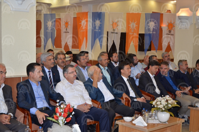 AK Parti'de ilçe kongreleri sürüyor...