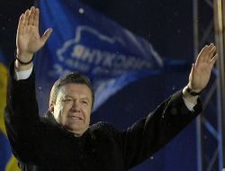 Ukrayna'da Yanukoviç Önde, Sokak Gösterileri Bekleniyor..