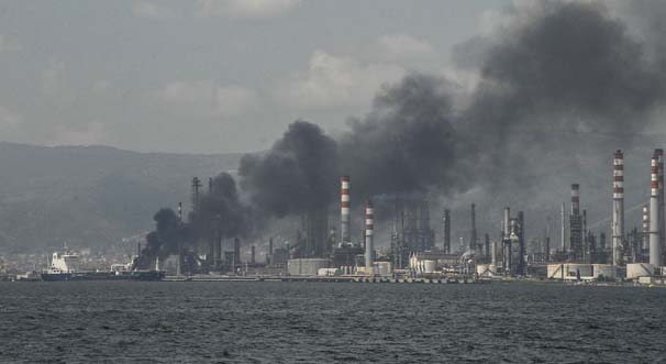 Tüpraş'ta patlama! Ölü ve yaralılar var..