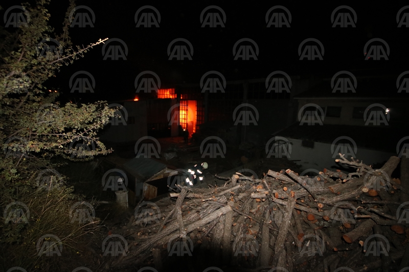 Konya'da mobilya fabrikasında yangın