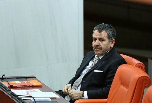 AK Parti'de beklenen istifa