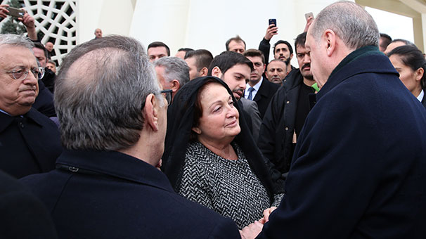 Berna Yılmaz ayakta durmakta güçlük çekti