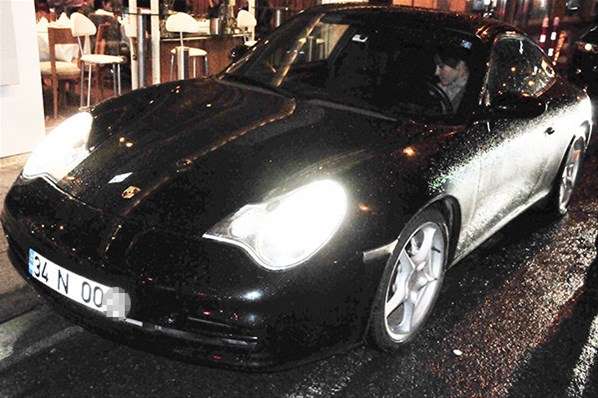 Nazlı Çelik'ten özel plaka!