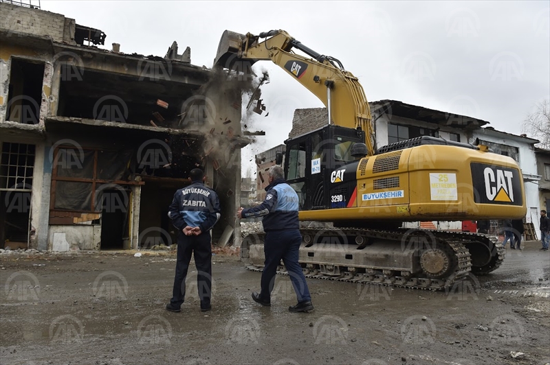 Ankara Büyükşehir Belediyesi yıkım çalışmalarını sürdürüyor