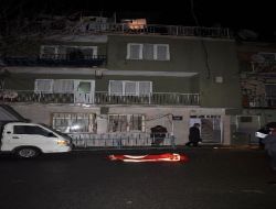Bunalıma Giren Genç Baba, Apartmanın Çatısından Atladı