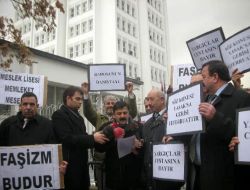 Katsayı Farkının Yürütmesini Durdurma Kararı Danıştay Önünde Protesto Edildi