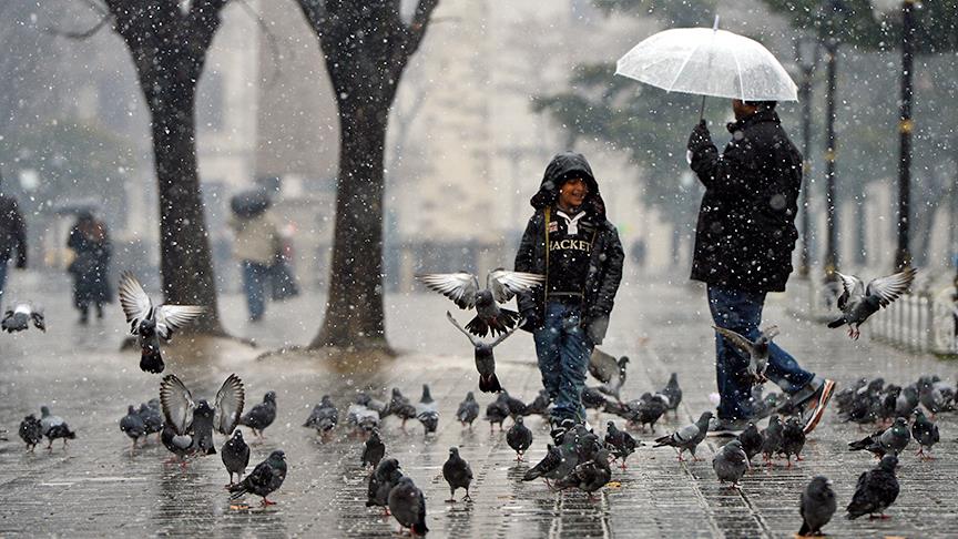 İstanbul'da kar yağışı başladı!