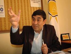 AK Parti İskenderun'da Siyaset Okulu Açıyor!