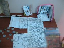 Muskacılık Yaptığı İddiasıyla Gözaltına Alınan Kişinin İş Yerinde Porno Cd Ve Tarihi Eser Ele Geçirildi