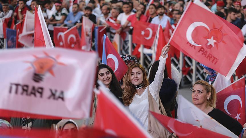 'AK Parti 'Türkiye partisi' kimliğini taşıyan tek siyasi aktör'
