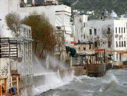 Bodrum'da Fırtına Telleri Kopardı!!