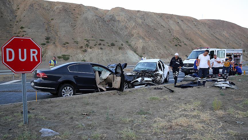 Trafikte 'hız' hayatlara mal oldu!