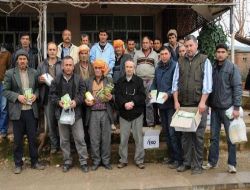 İzmir'in Yarımada Bölgesinde Organik Tohum Dağıtımına Başlandı